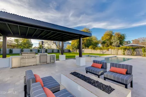 Exterior - 4164 N 33rd St, Phoenix, AZ 85018 photo 8 of 14