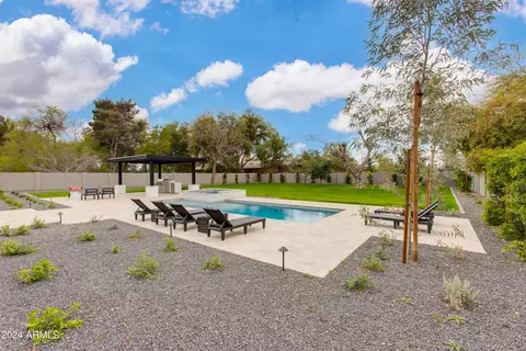 Exterior - 4164 N 33rd St, Phoenix, AZ 85018 photo 7 of 14