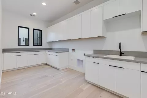 Kitchen - 4164 N 33rd St, Phoenix, AZ 85018 photo 5 of 5