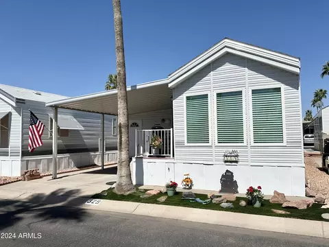 329 S Emerald Dr, Apache Junction, AZ 85120 photo 2