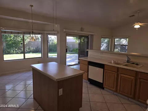 745 W Estrella Dr, Gilbert, AZ 85233 photo 3