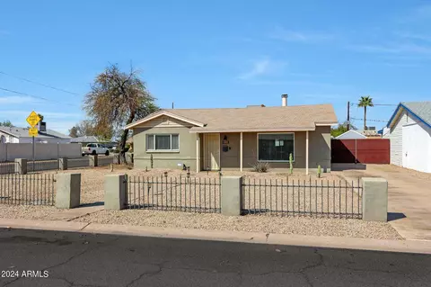 1904 E Mitchell Dr, Phoenix, AZ 85016