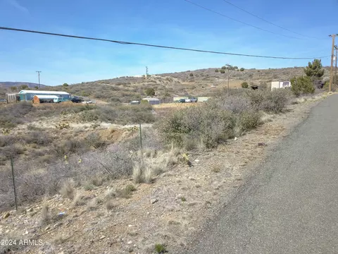 10552 S Yucca Dr #-, Mayer, AZ 86333