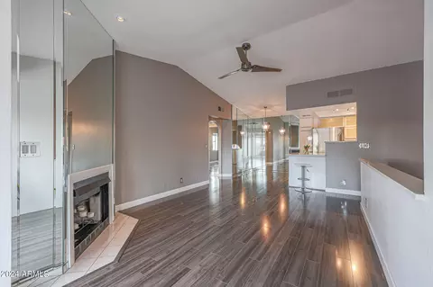 Living - 1820 E Morten Ave #225, Phoenix, AZ 85020 photo 2 of 5