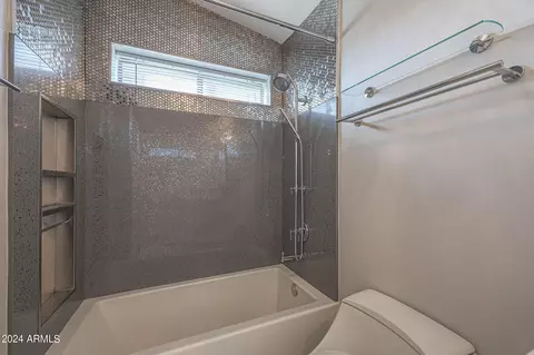Bath - 1820 E Morten Ave #225, Phoenix, AZ 85020 photo 2 of 2