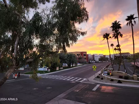 View/Area - 1820 E Morten Ave #225, Phoenix, AZ 85020 photo 14 of 15