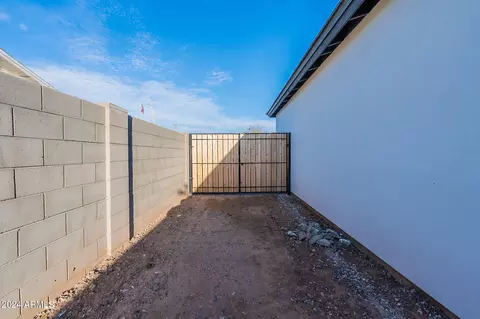Exterior - 4812 S 35th Dr, Phoenix, AZ 85041 photo 10 of 10
