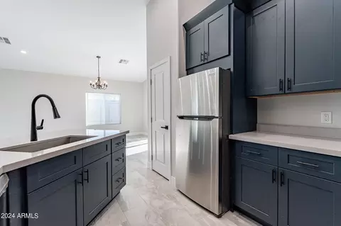 Kitchen - 4812 S 35th Dr, Phoenix, AZ 85041 photo 4 of 5