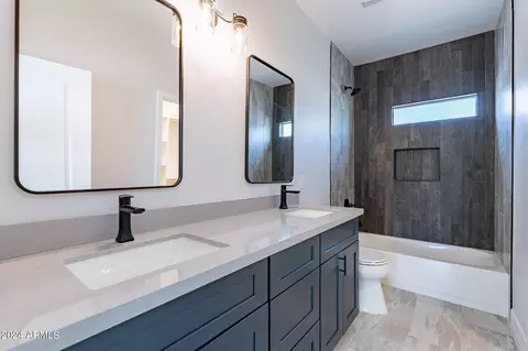 Bath - 4812 S 35th Dr, Phoenix, AZ 85041 photo 1 of 2