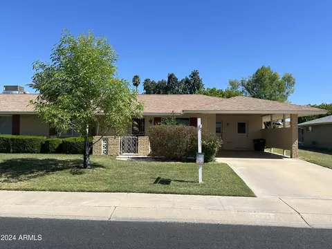 10318 W Kingswood Cir, Sun City, AZ 85351
