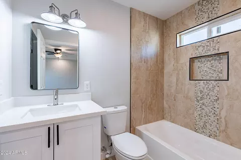 Bath - 4820 S 35th Dr, Phoenix, AZ 85041 photo 2 of 2