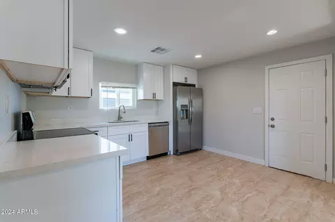 Kitchen - 4820 S 35th Dr, Phoenix, AZ 85041 photo 1 of 4