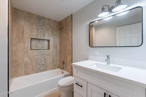 Bath - 4820 S 35th Dr, Phoenix, AZ 85041 photo 1 of 2