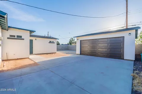 Exterior - 4820 S 35th Dr, Phoenix, AZ 85041 photo 14 of 14