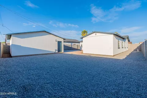 Exterior - 4820 S 35th Dr, Phoenix, AZ 85041 photo 12 of 14