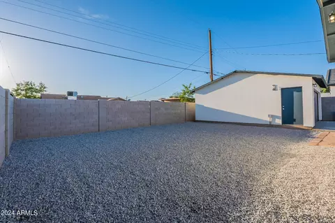 Exterior - 4820 S 35th Dr, Phoenix, AZ 85041 photo 13 of 14