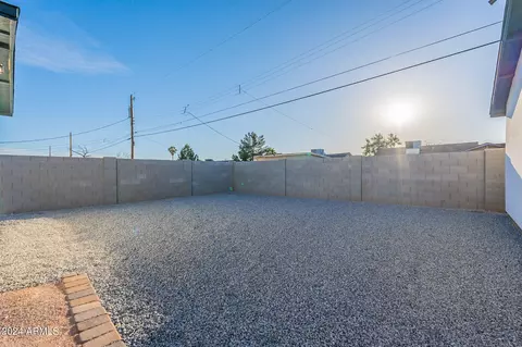 Exterior - 4820 S 35th Dr, Phoenix, AZ 85041 photo 11 of 14