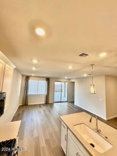 15538 W Hackamore Dr, Surprise, AZ 85387 photo 3