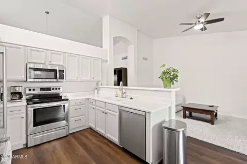 2138 E Angela Dr, Phoenix, AZ 85022 photo 8