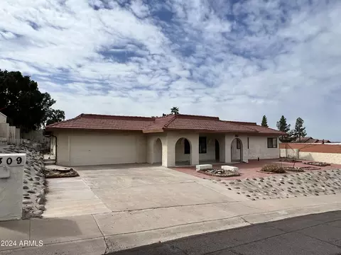 2309 E Gardenia Dr, Phoenix, AZ 85020 photo 2