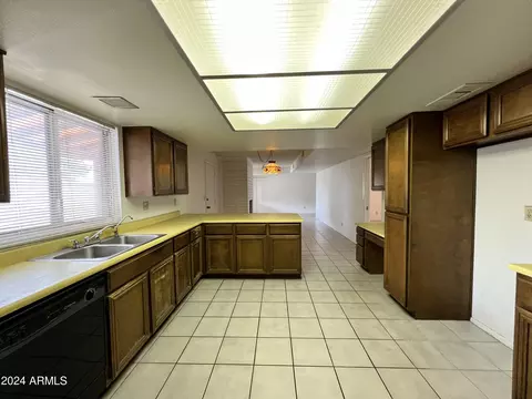 2309 E Gardenia Dr, Phoenix, AZ 85020 photo 12