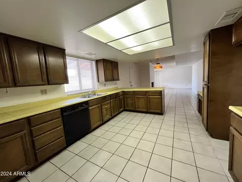 2309 E Gardenia Dr, Phoenix, AZ 85020 photo 9