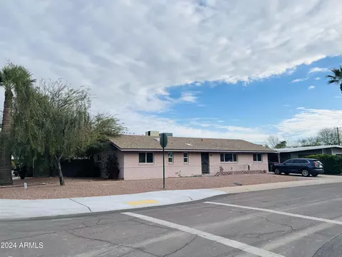 7502 E Highland Ave, Scottsdale, AZ 85251
