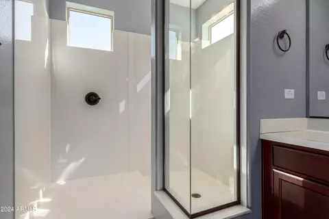 Bath - 3475 E Indigo St, Gilbert, AZ 85298 photo 3 of 4