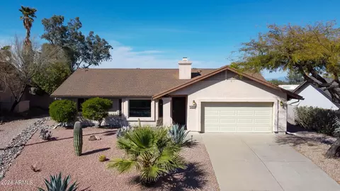 17336 E Caliente Dr, Fountain Hills, AZ 85268