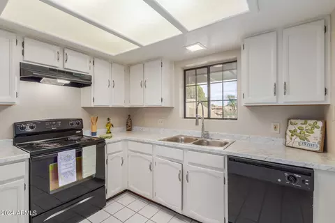 8302 N 21st Dr #L202, Phoenix, AZ 85021 photo 7