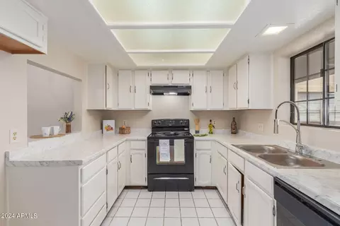 8302 N 21st Dr #L202, Phoenix, AZ 85021 photo 6