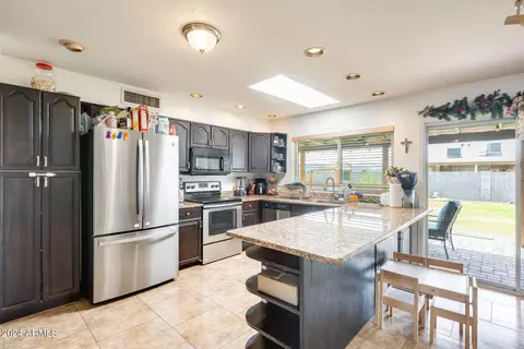 2549 E Libby St, Phoenix, AZ 85032 photo 3