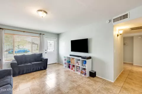2549 E Libby St, Phoenix, AZ 85032 photo 2