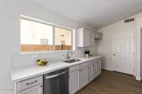 1202 E Grovers Ave, Phoenix, AZ 85022 photo 8