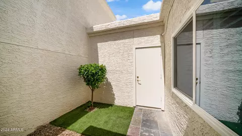 Exterior - 5751 N 25th Pl, Phoenix, AZ 85016 photo 13 of 18