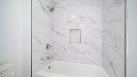 Bath - 5751 N 25th Pl, Phoenix, AZ 85016 photo 7 of 8