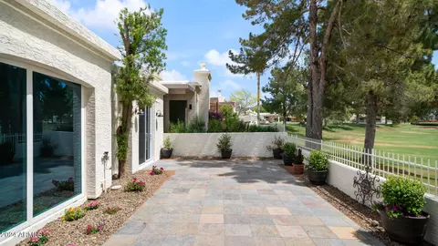 Exterior - 5751 N 25th Pl, Phoenix, AZ 85016 photo 11 of 18