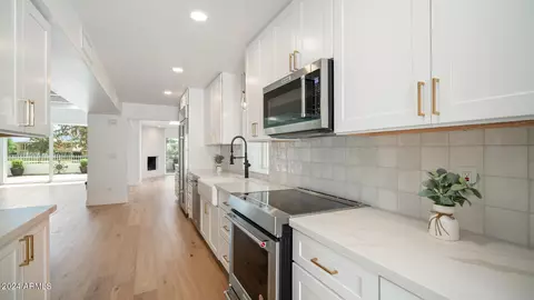 Kitchen - 5751 N 25th Pl, Phoenix, AZ 85016 photo 6 of 8