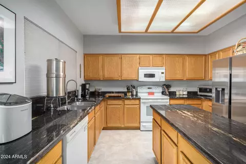 4446 E Graythorn St, Phoenix, AZ 85044 photo 8