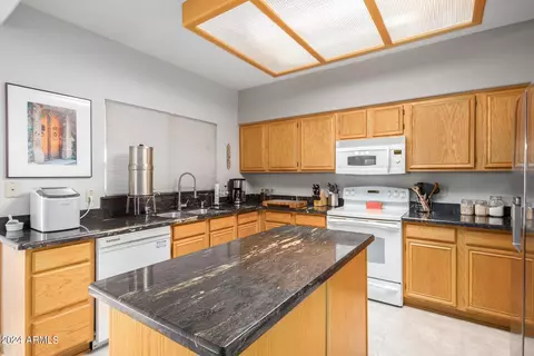 4446 E Graythorn St, Phoenix, AZ 85044 photo 10