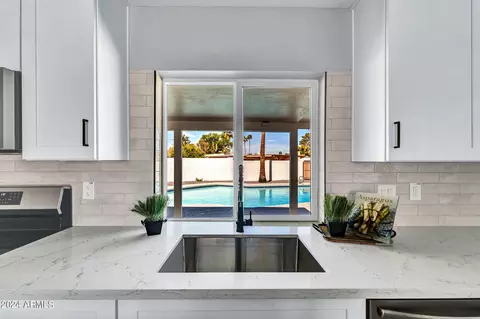 2840 E Sunnyside Dr, Phoenix, AZ 85028 photo 8