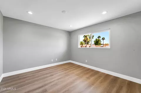 2840 E Sunnyside Dr, Phoenix, AZ 85028 photo 13