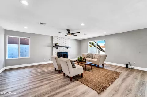 2840 E Sunnyside Dr, Phoenix, AZ 85028 photo 4