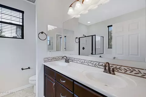 Bath - 1365 E Frances Ln, Gilbert, AZ 85295 photo 4 of 7