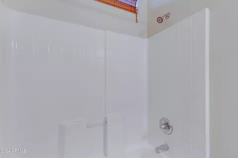 Bath - 1365 E Frances Ln, Gilbert, AZ 85295 photo 3 of 7