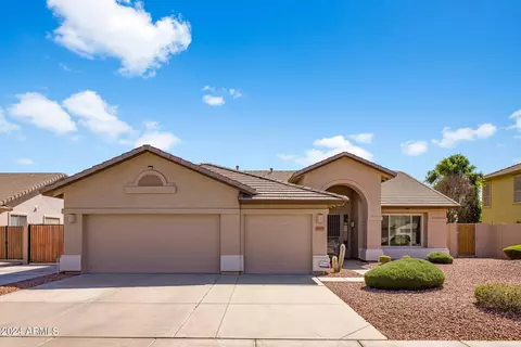 7037 W Campo Bello Dr, Glendale, AZ 85308