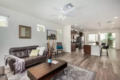 612 W Flintlock Way, Chandler, AZ 85286