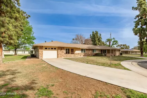 15622 N 98th Ave, Sun City, AZ 85351