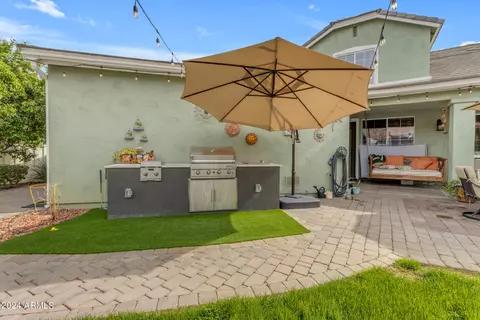 Exterior - 2712 E Virginia St, Gilbert, AZ 85296 photo 4 of 7