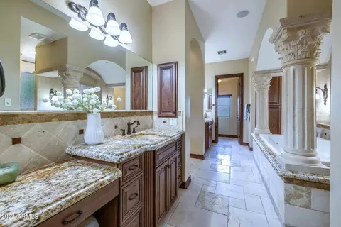 Bath - 7041 E Ingram St, Mesa, AZ 85207 photo 6 of 11
